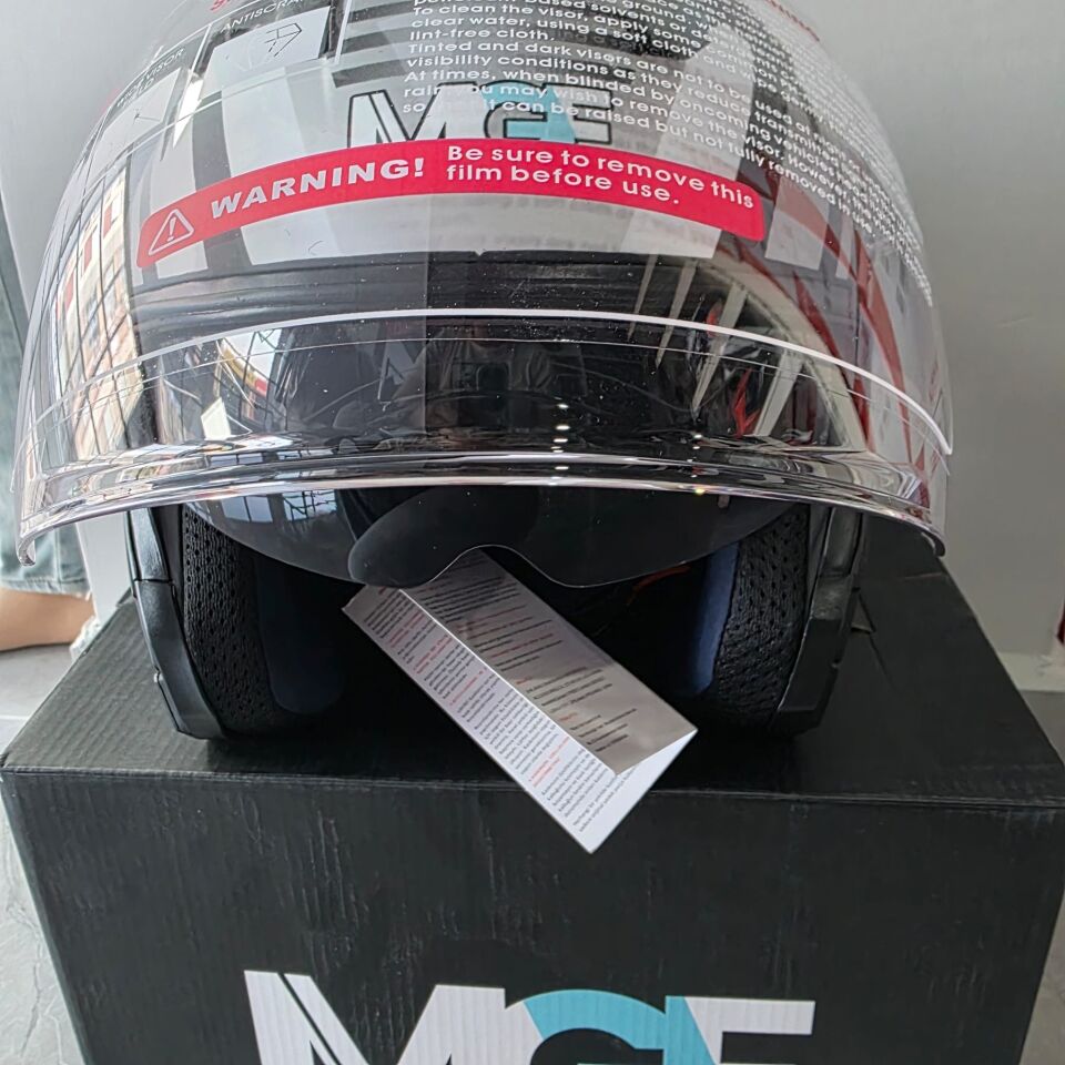 ÇENESİZ KASK JK528-1 MGE VİZÖRLÜ MAT SİYAH GÜMÜŞ M