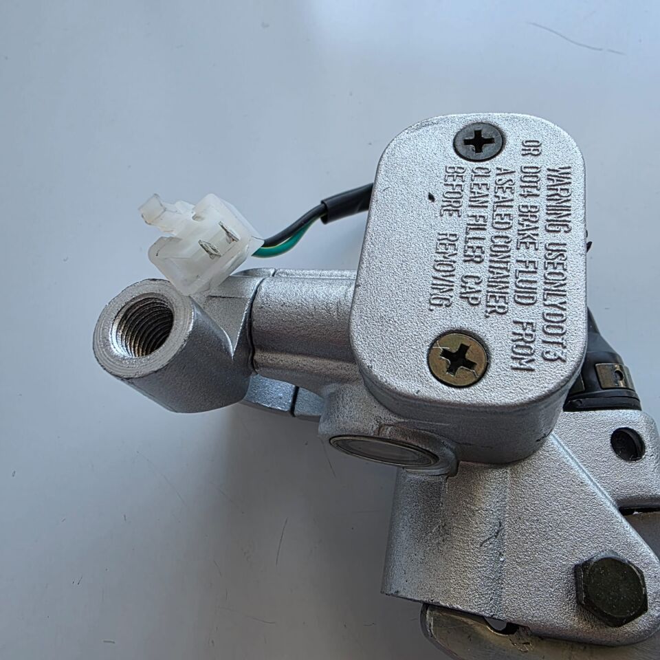 CRYPTON C8 2010 ÖN FREN HİDROLİK ÜST MERKEZ