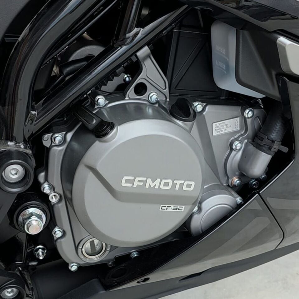 CF MOTO 250SR MOTORSİKLET - YENİ KASA