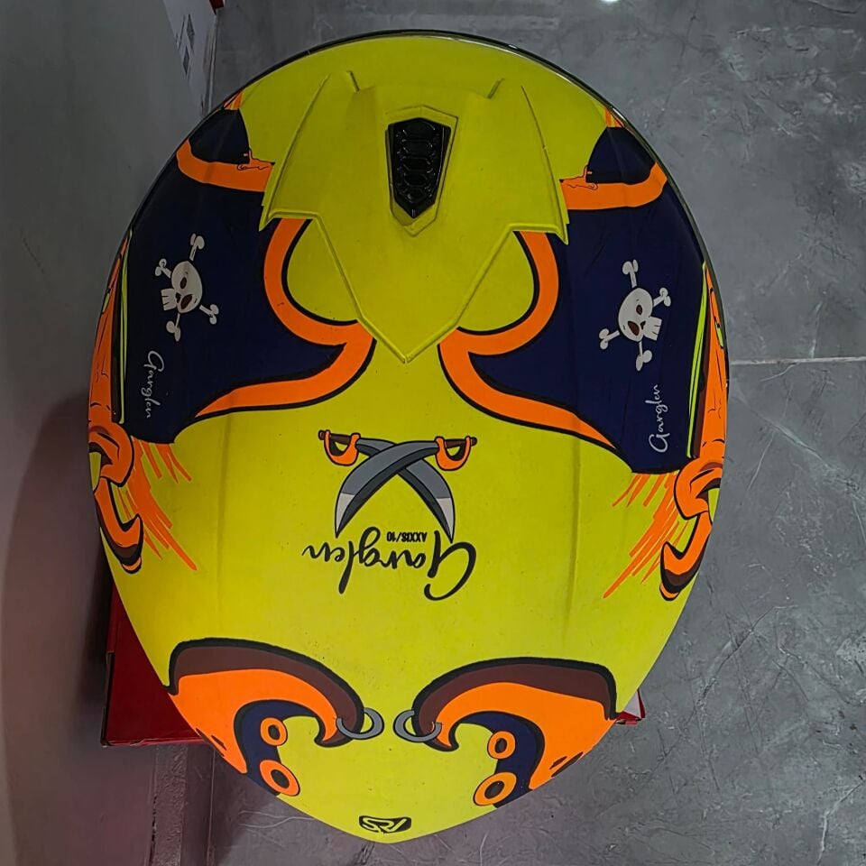 KAPALI KASK AXXIS SARI AHTAPOT VE KORSAN TEMALI XL